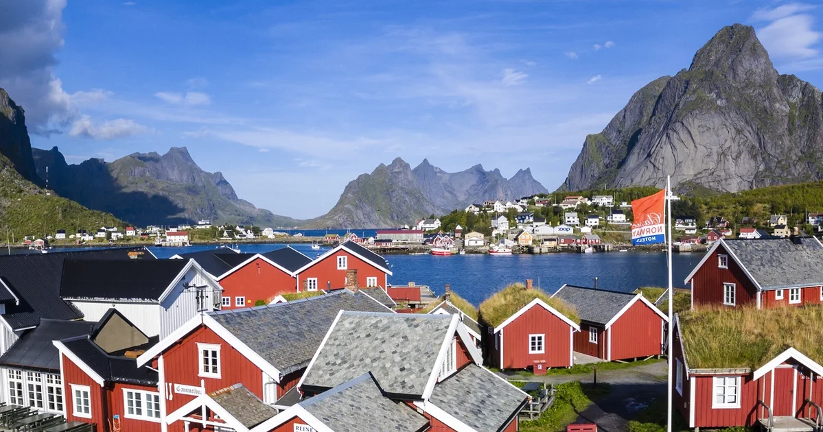 Reine Rorbuer | Albatross Tours
